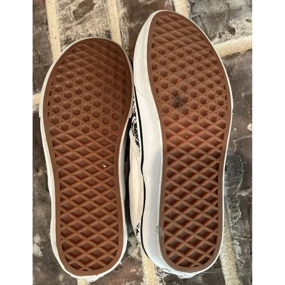 Vans Low Top Slip On Black & White Snake Print Women’s Size 5.5 Mens 4  Skate - Picture 7 of 9